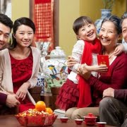 tet-noi-tet-ngoai-sao-phai-can-nao-1